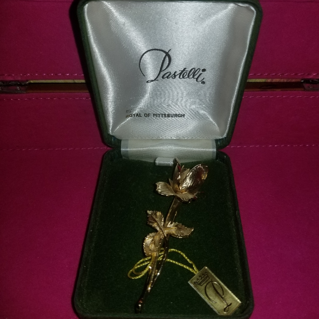 Gold Leaf Brooch
